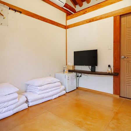 Jeonju Hanok Village Deoksugung Eksteriør billede