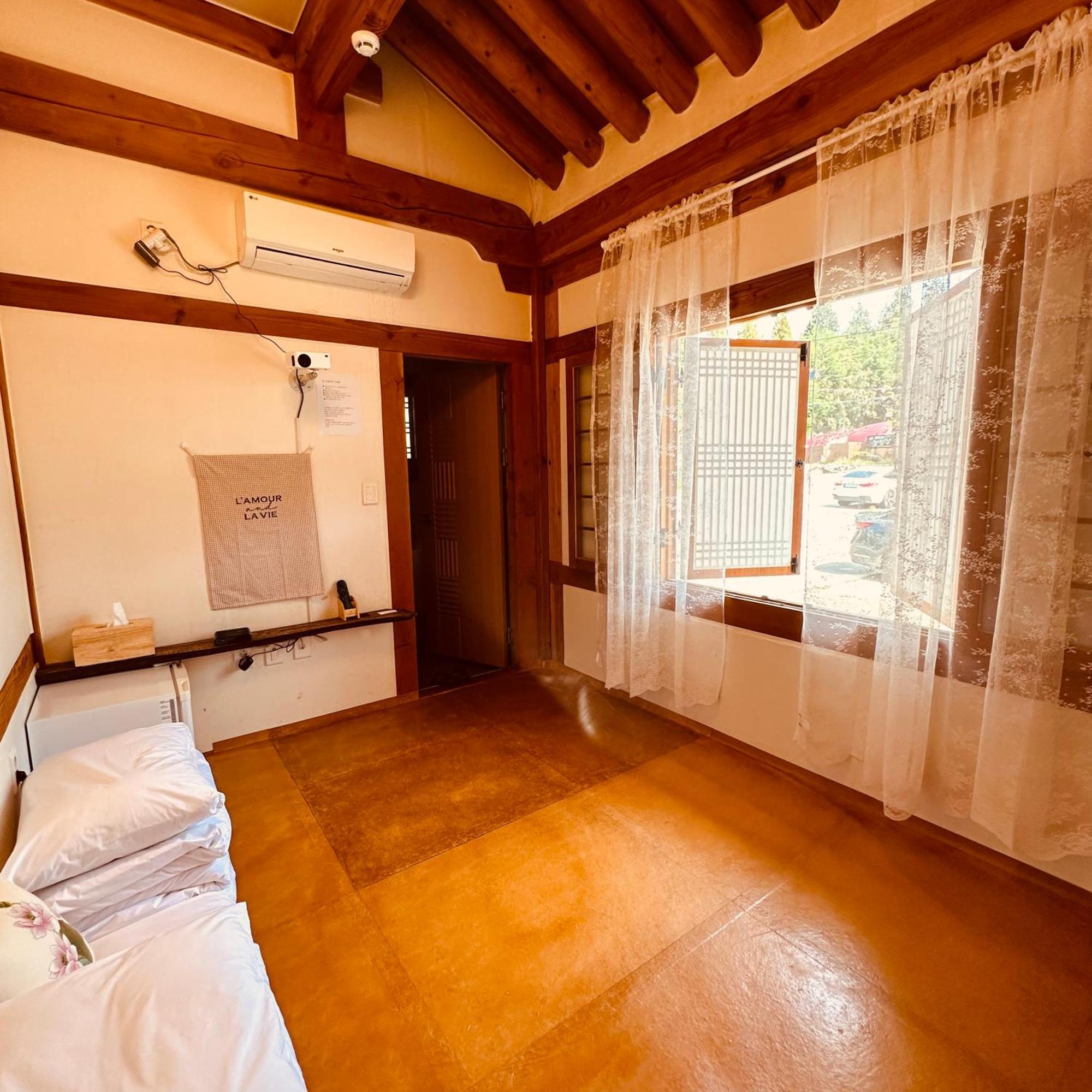 Jeonju Hanok Village Deoksugung Eksteriør billede