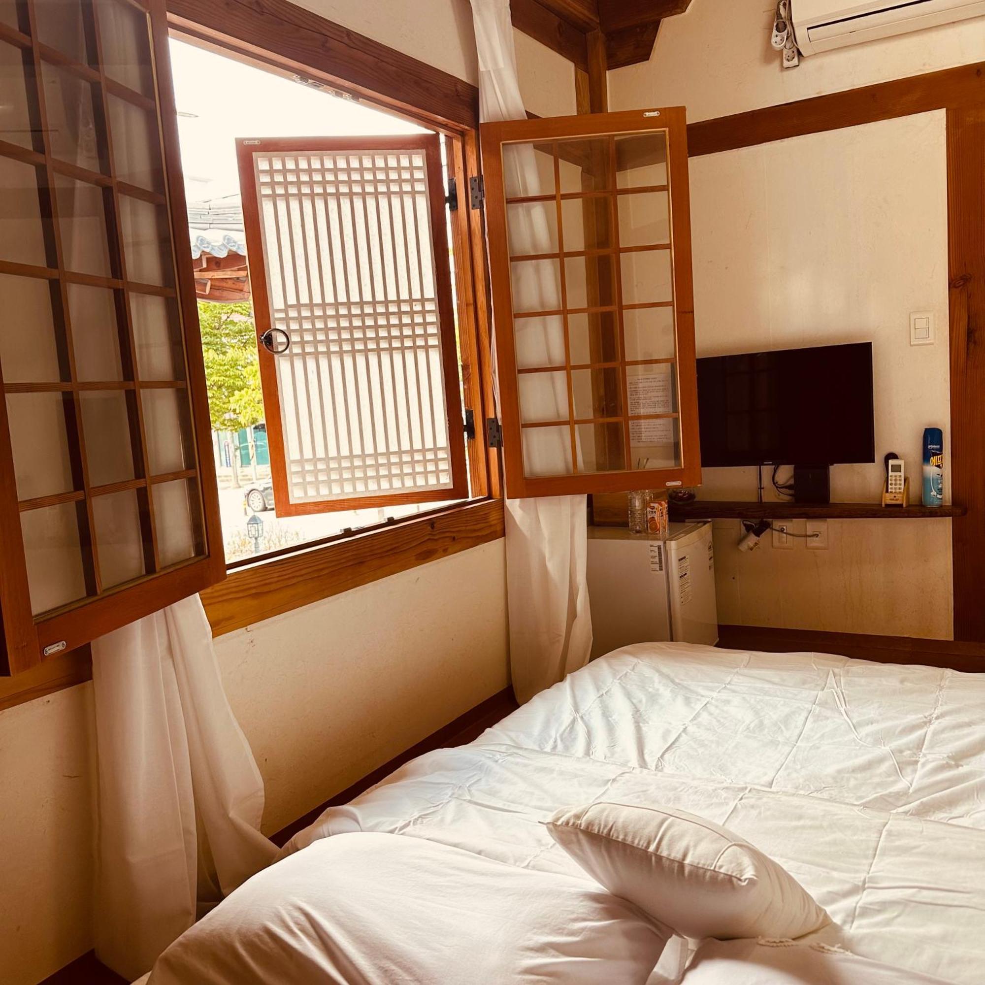 Jeonju Hanok Village Deoksugung Eksteriør billede