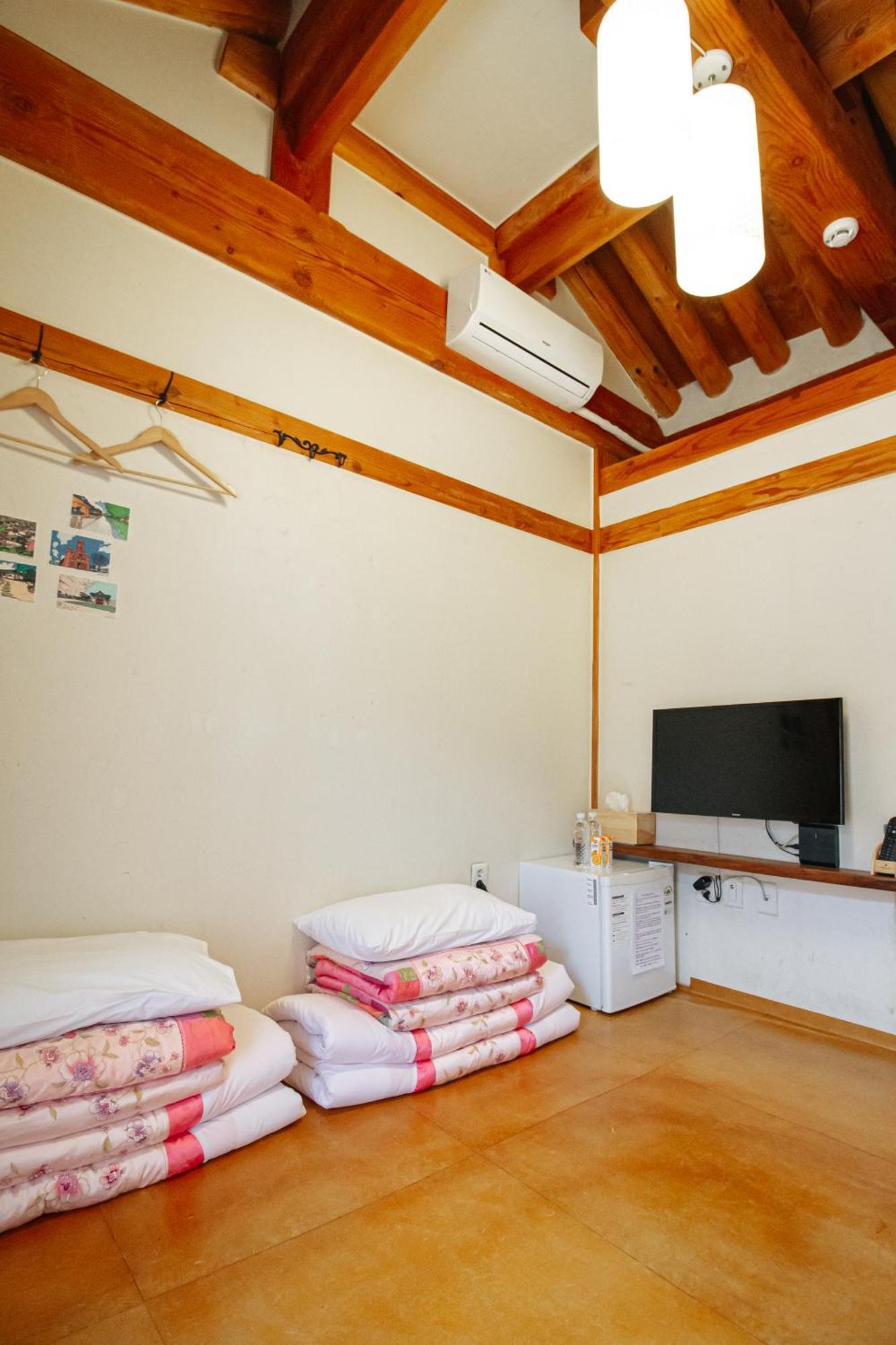 Jeonju Hanok Village Deoksugung Eksteriør billede